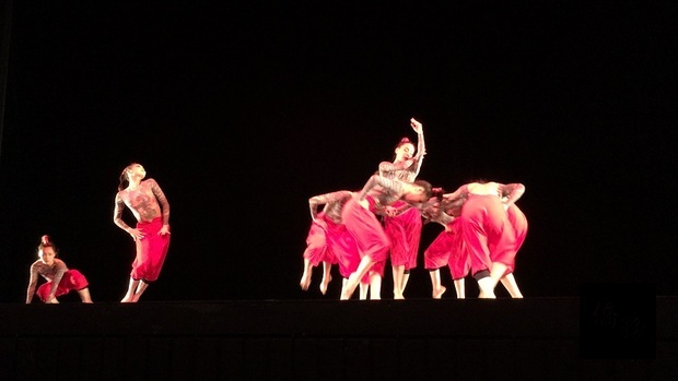 「臺灣情 舞新意」演出中，「女力」結合現代舞表現形式，象徵性傳遞廟城文化。