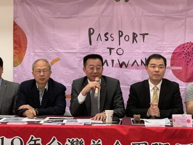 張俊裕(發言者)表示，希望民眾能夠把握這次良機，一睹台灣一流表演團體帶來的文化盛宴。（世界日報提供）
