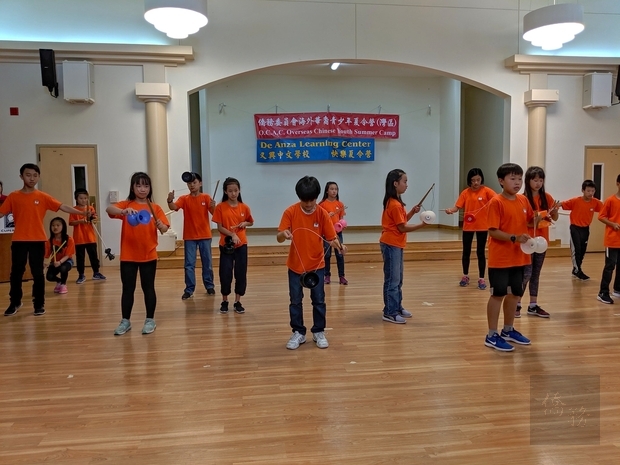 扯鈴表演節目。