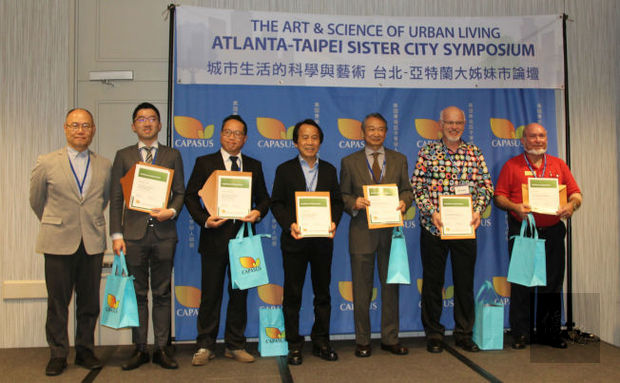 學人學會年會演講者,右起Ed Judd、Jan Lorenc、林宏州、林欽榮、謝文泰、邱秉瑜及劉孟周。(世界日報提供)