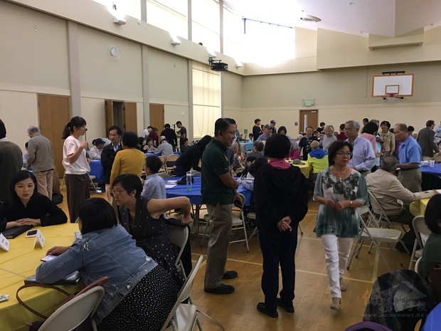 西雅圖臺灣鄉親約200人齊聚一堂共度中秋佳節。