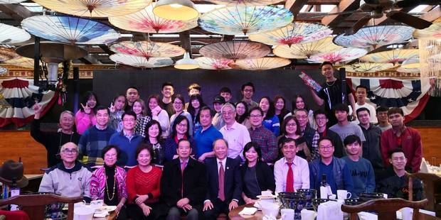 新春團拜合影留念。