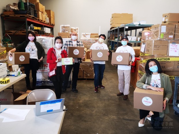 波特蘭臺僑組織共同合作捐贈防疫物資。