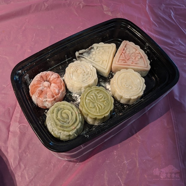 溫哥華FASCA學員慶中秋學月餅-冰皮月餅成品。