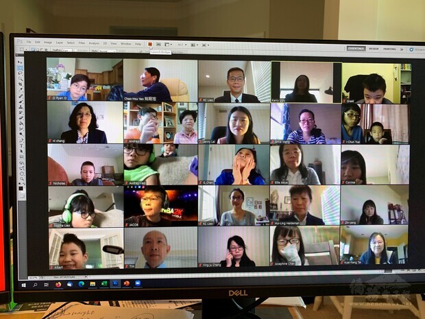 教師節敬師活動出席人員合影，第一排左2-4:姚昭旭、廖宮慶、劉綏珍。