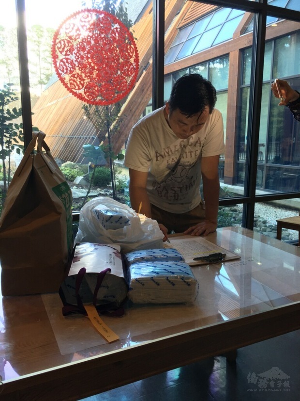 北卡佛光山也協助發送。