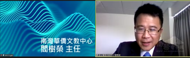 閻樹榮鼓勵參賽學生在比賽中相互觀摩學習。