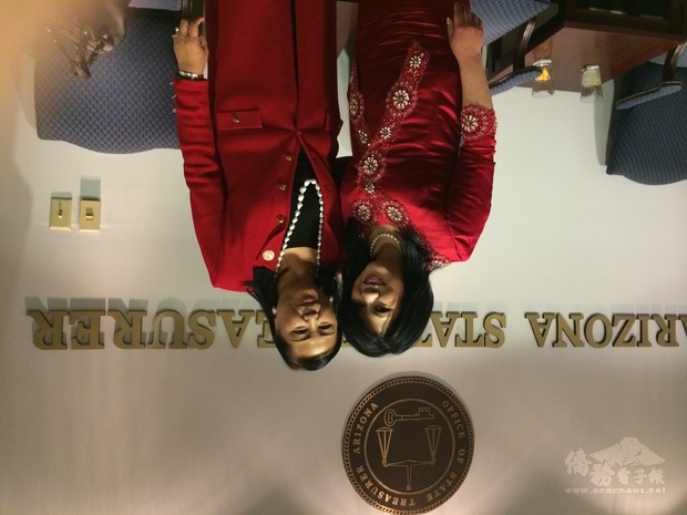 余艷芬(左)和僑務諮詢委員王瑞瑾