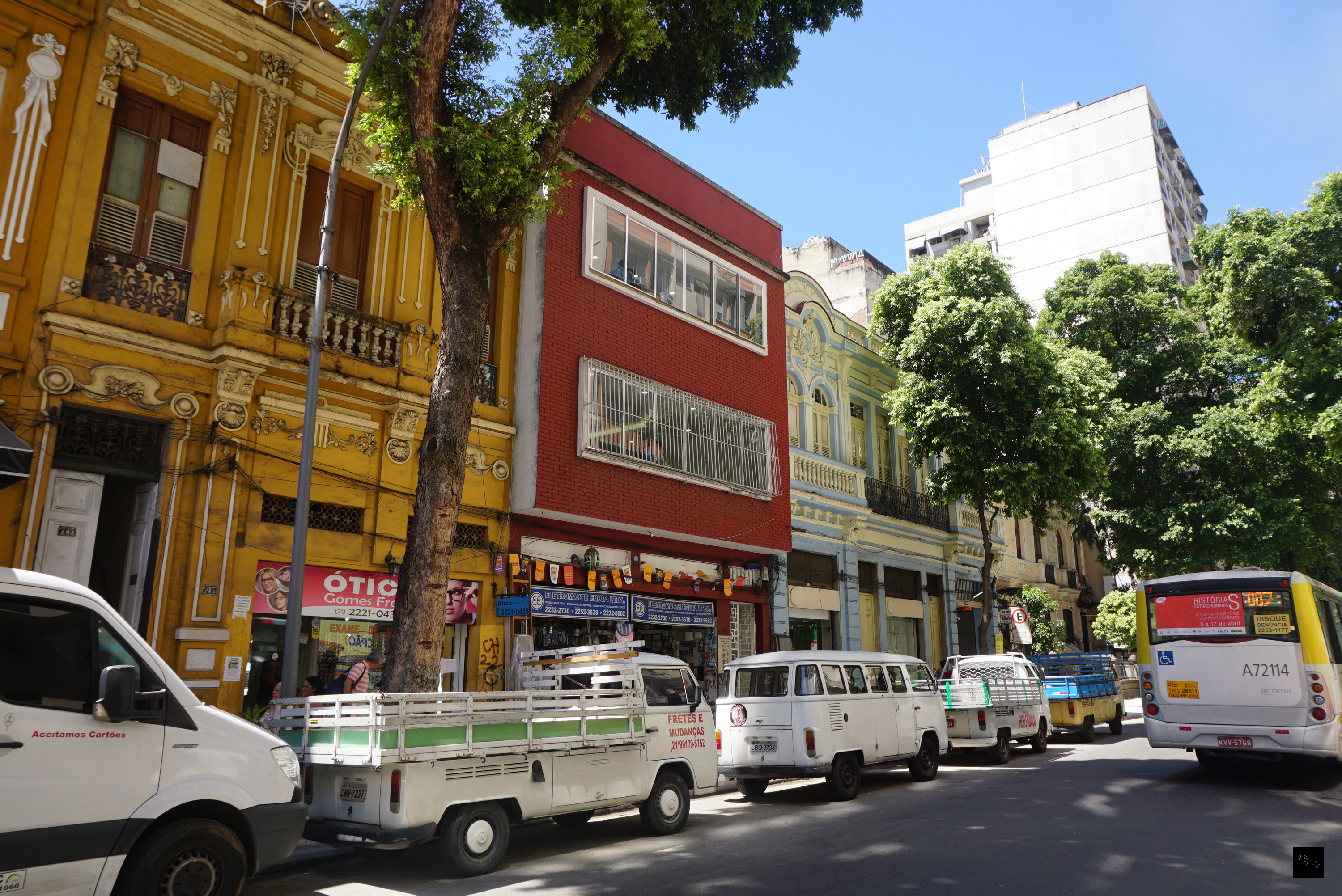 中華奧會里約熱內盧奧運考察團21日拜會中華會館(咖啡色外觀),由於距射箭比賽場地約10至15分鐘車程,這個約百年歷史的社團,屆時將成為中華射箭隊的休息站。(中央社提供)