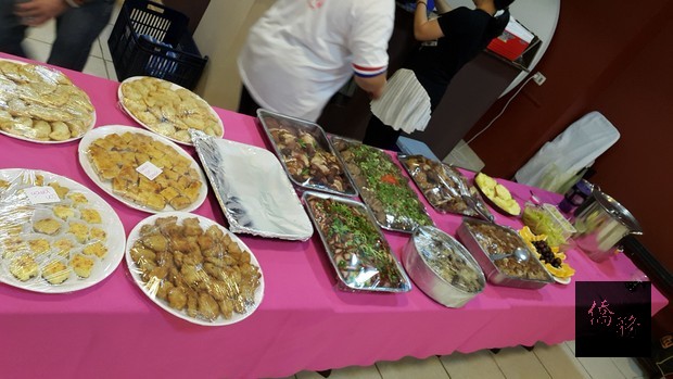 恩卡納西翁僑界關懷救助協會全體理監事特備豐盛菜餚。（駐巴拉圭大使館提供）