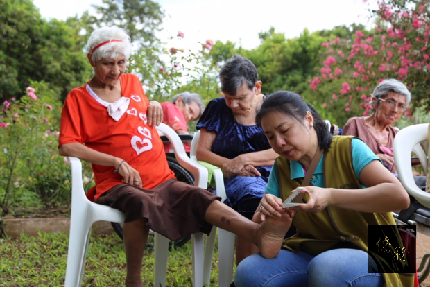 圖說：慈濟志工探訪東方市老人院 散播臺灣愛心。