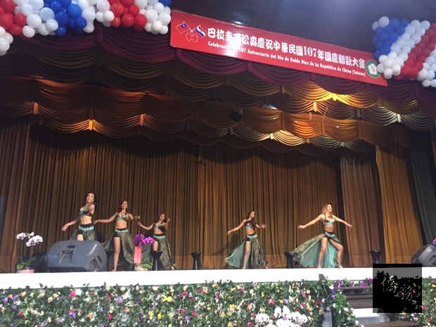 巴京僑界國慶聯歡大會節目融合當地主流民族舞蹈。