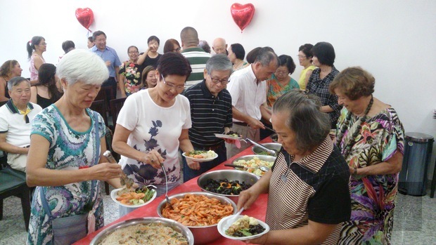 活動現場準備美食佳餚，慰勞母親們的辛勞。