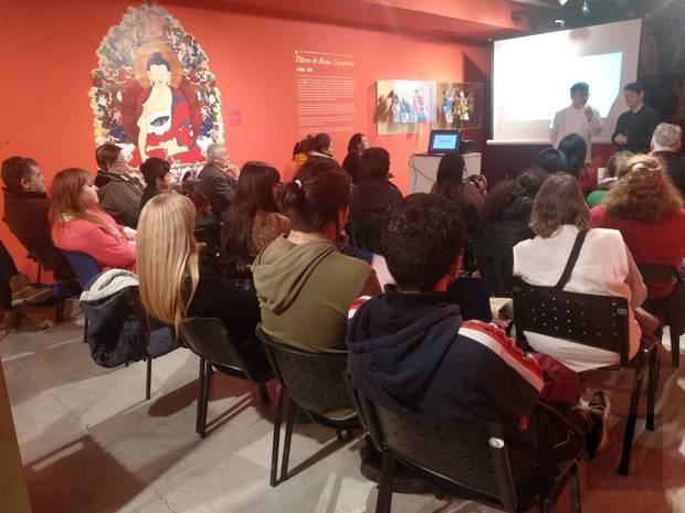 黃寶元在阿京市立Luis Perlotti博物館幽默詼諧的「臺灣美食」座談,成功展現美食外交。