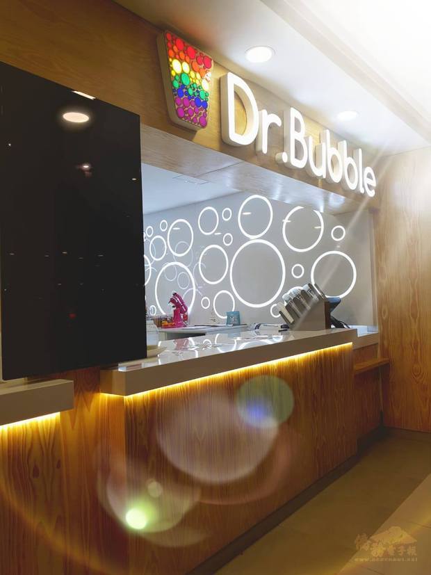 目前Dr. Bubble已經加入僑胞卡特約商店，提供持卡消費者9折優惠（特價品除外）。