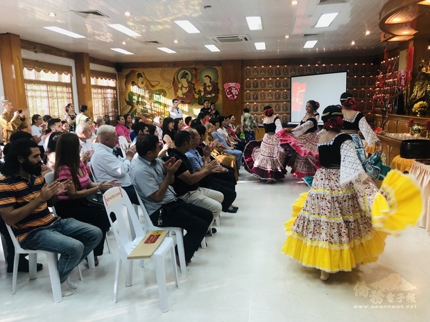 主辦單位精心安排巴拉圭傳統舞蹈表演。