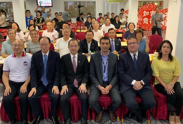 巴國財政部海關總署通關組組長Cristian Paredes(右2)及資訊組組長Humberto López(右3)親臨釋疑,會中允諾將意見帶回陳報討論。