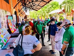 吳大使參訪腎臟病衛教宣導攤位