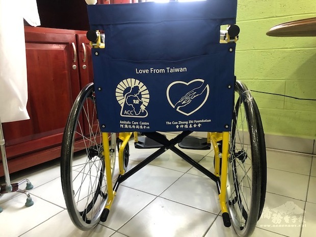 捐贈90臺標準型輪椅