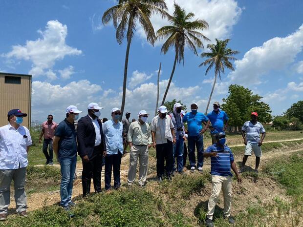 古大使文劍在駐海地技術團團部接待海國Quisqueya大學校長Jacky LUMARQUE