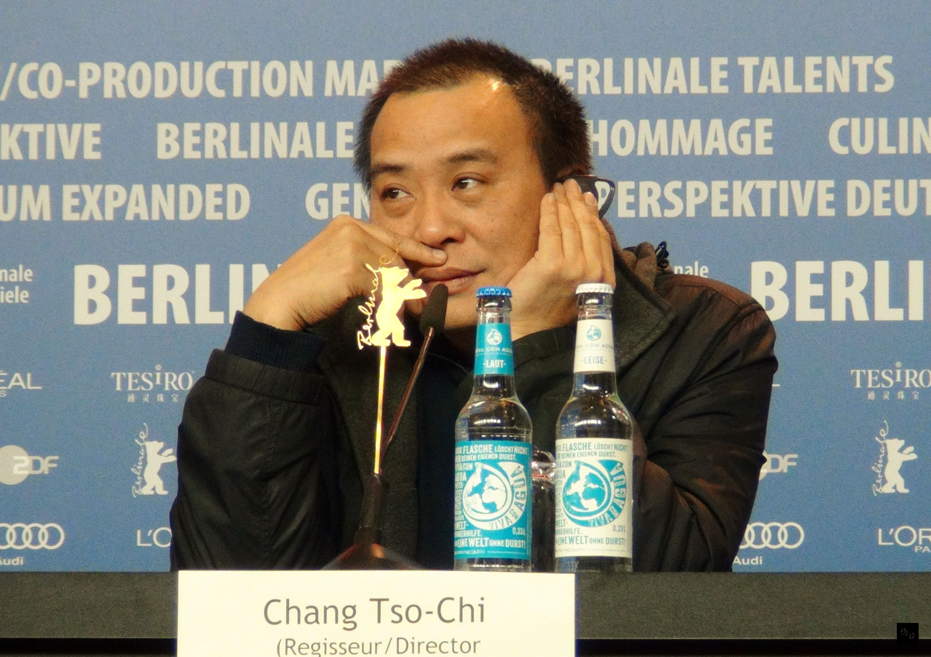 台灣導演張作驥作品「醉‧生夢死」獲選在柏林影展「電影大觀」展映。張作驥在記者會說，希望藉這部描述失意人交錯人生的電影讓人了解母親對兒女的愛和承受母愛的重負。（中央社提供）