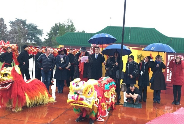 大諾瓦西市瑪西尼市長於春節活動致詞。