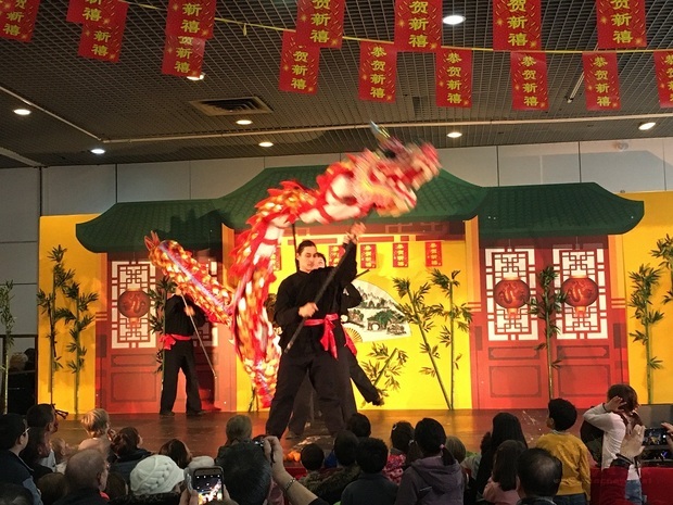 大瓦諾西市2020年農曆春節慶祝活動舞龍表演。