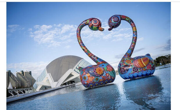 西班牙瓦倫西亞藝術科學官網介紹台灣藝術家洪易作品。(圖截取自西班牙瓦倫西亞藝術科學城官網)