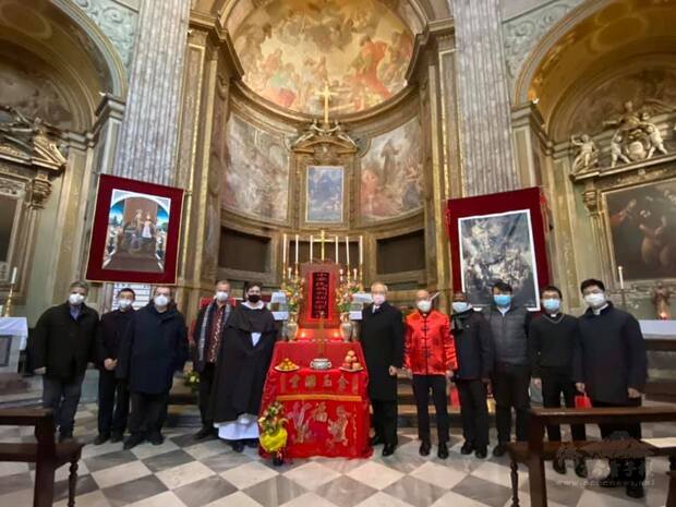 駐教廷大使館同仁出席羅馬華人聖堂新年彌撒及傳統文化祭祖典禮