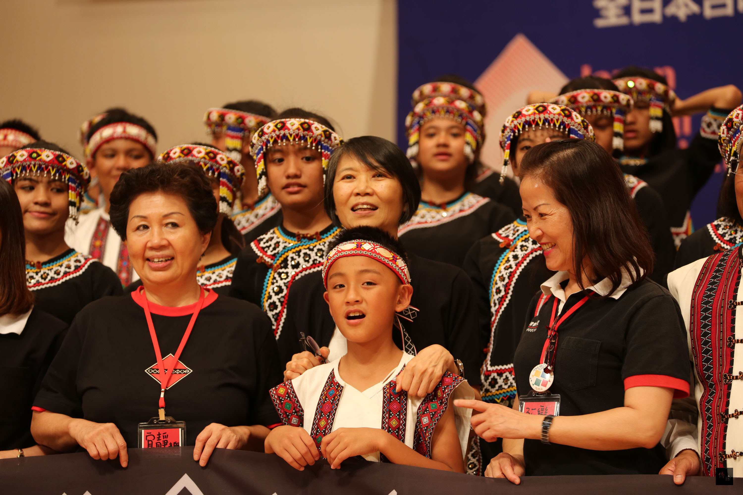 台灣原聲童聲合唱團由總統夫人、榮譽團長周美青率領,出席全日本合唱連盟(JCA)舉辦的第28屆少年少女合唱祭全國大會,與日本兒童交流。(中央社提供)