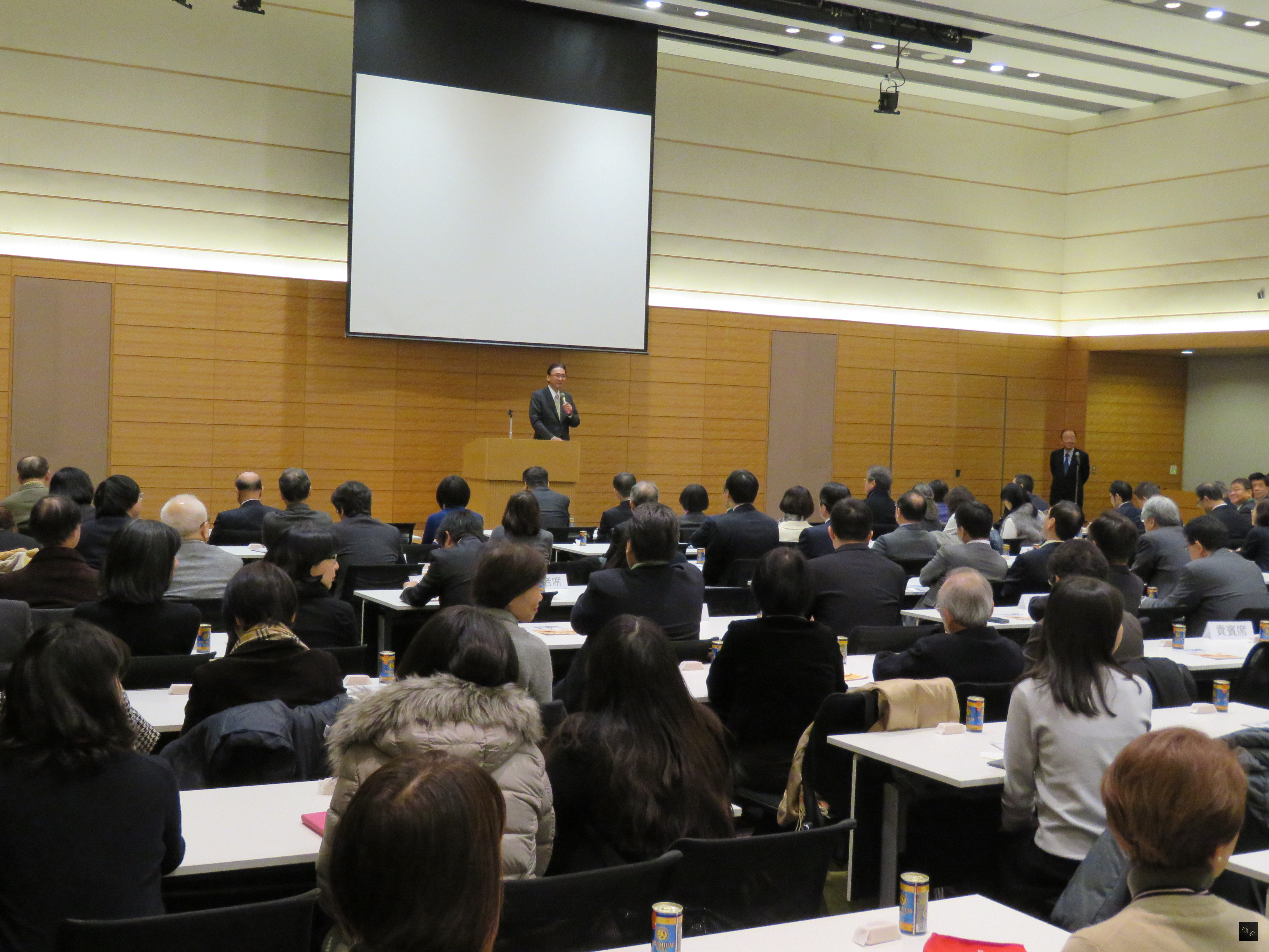 國片「灣生回家」 15日首度在日本國會播映，吸引由跨黨派國會議員所 組成的「日華議員懇談會」會長平沼赳夫等多名國會議員觀賞，很多人說感動到淚流不止。（中央社提供）