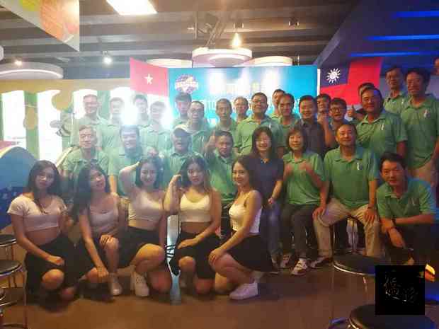 越南臺灣商會聯合總會海防分會舉辦的國慶盃保齡球聯誼賽於10月22日在越南海防地區舉行。（駐越南代表處提供）