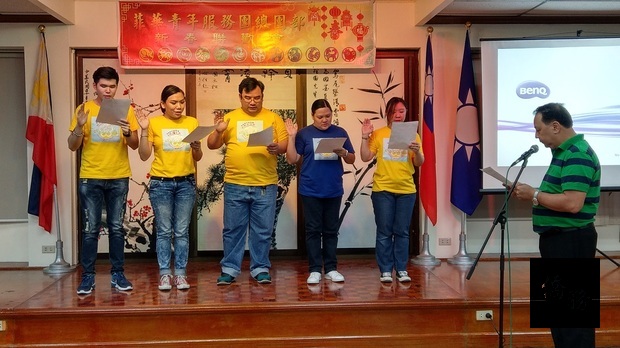 朱培榮為幼獅合唱團2018-2020年度幹部主持監誓儀式。