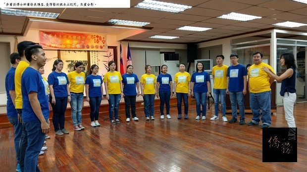 幼獅合唱團向與會人士獻唱「心願」及「美就是心中有愛」。