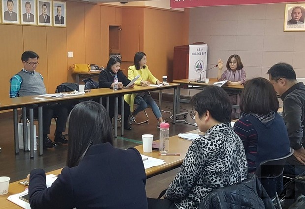 第一場主講人周翠蘭分享多年教學心得。