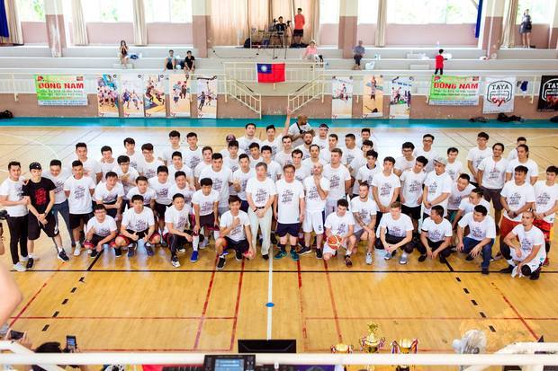 閉幕式全體球員合影