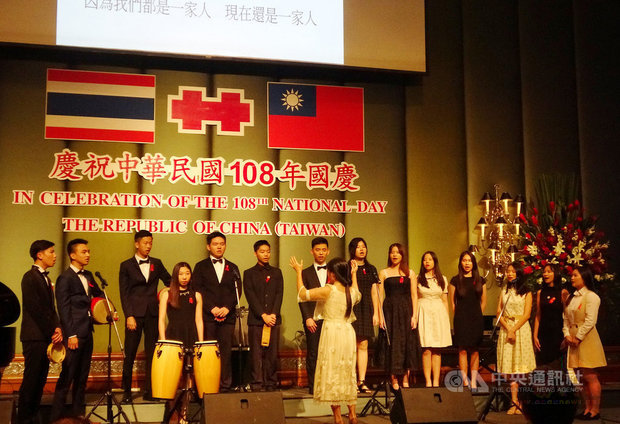 駐泰代表處10日晚間以「雙十國慶─音樂台灣」為主題舉辦國慶晚會，為了帶給賓客耳目一新感受，晚會以音樂會形式進行。（中央社提供）