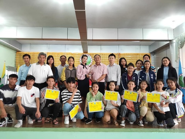 初中組第一名聖光中學。