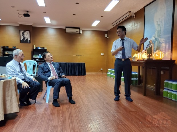 溫斯朗介紹慈濟在緬甸推動慈善志業的情形。