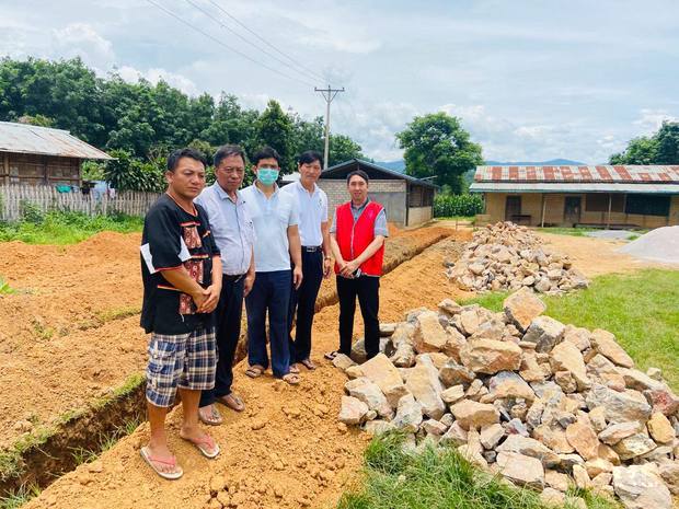 緬北果文文教會及愛緬基金會派員確認香港苗圃援建校舍項目工程品質。