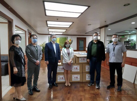 抗疫防護用品捐贈儀式大合照。