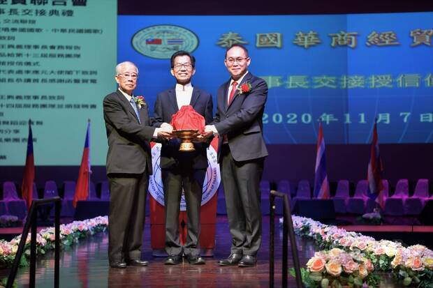 印信交接，李錫祺交接予王興義，李應元見證。