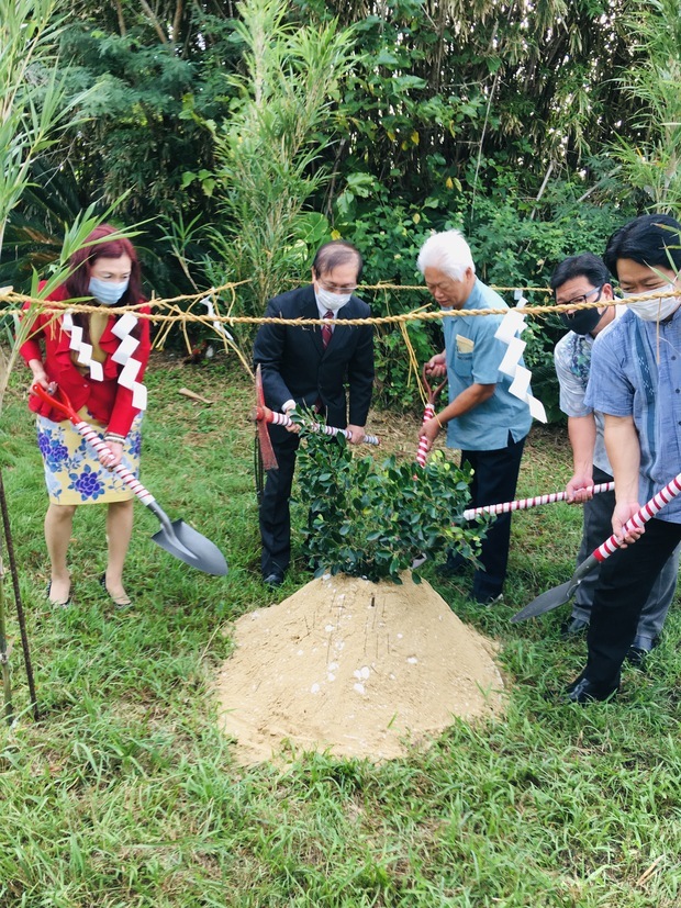 邀請貴賓進行破土儀式。