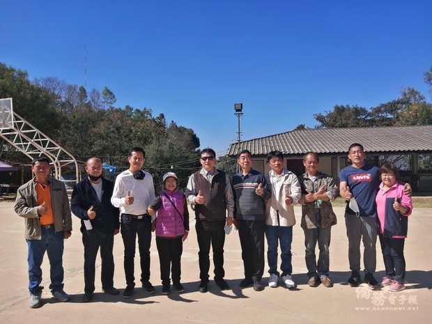 蔣慶國，湯宗靜，顏協清，王紹章等合影