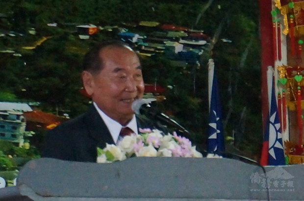 李錦會長生前出席僑社活動致詞情景