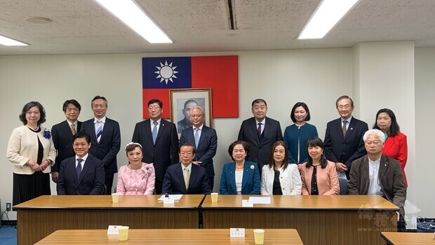 拜會當日全體合影