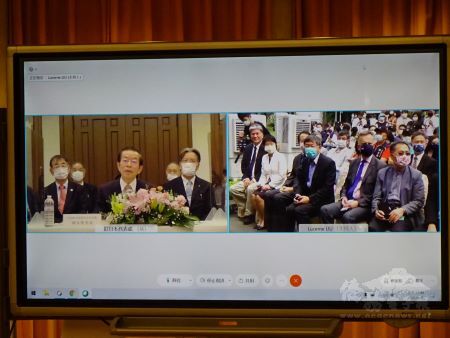 謝代表在東京會場以視訊方式和台北會場同步參加儀式
