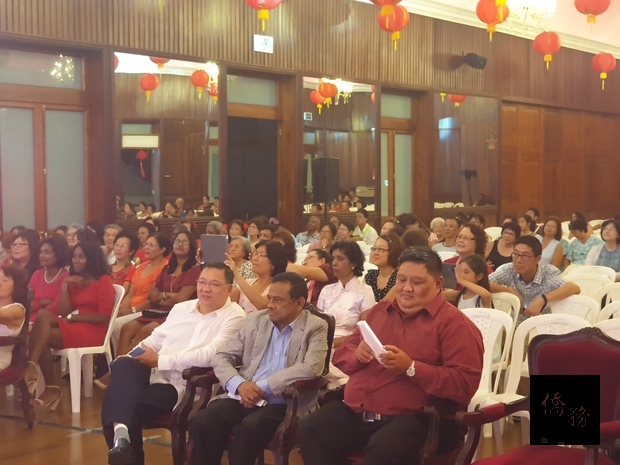 李志勇、副總理和荷精市市長。
