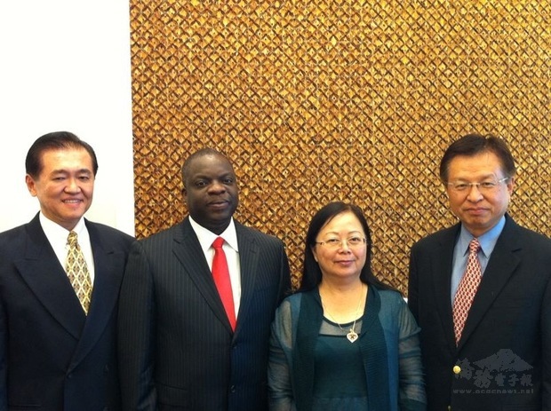 黃玉華陪同莫三比克官員訪臺。（黃玉華提供）