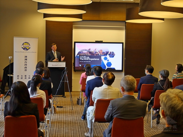 Scott Farlow專題演說。